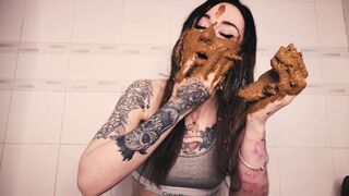 Sweet Betty shit smear eat and fuck scat porn video