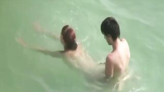 Voyeur amateur couple going into the water to fuck xxx porn video