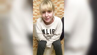 Toilet pooping girl smears shit on her body xxx porn video