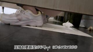 Women poop in dirty toilets 20