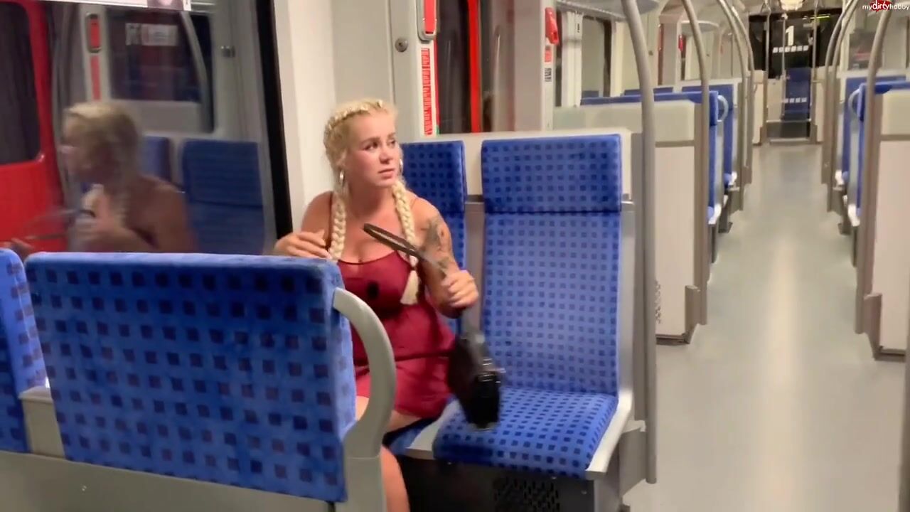 1280px x 720px - Big boobs milf masturbates and squirting in the train xxx porn video |  Pervert Tube